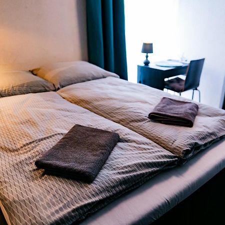 Motel1- A Megfizetheto Luxus! Dunaújváros Buitenkant foto