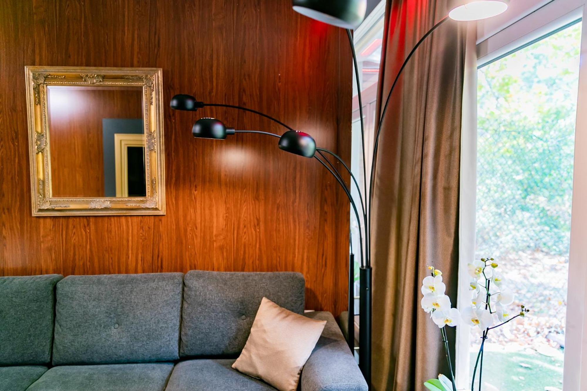 Motel1- A Megfizetheto Luxus! Dunaújváros Buitenkant foto