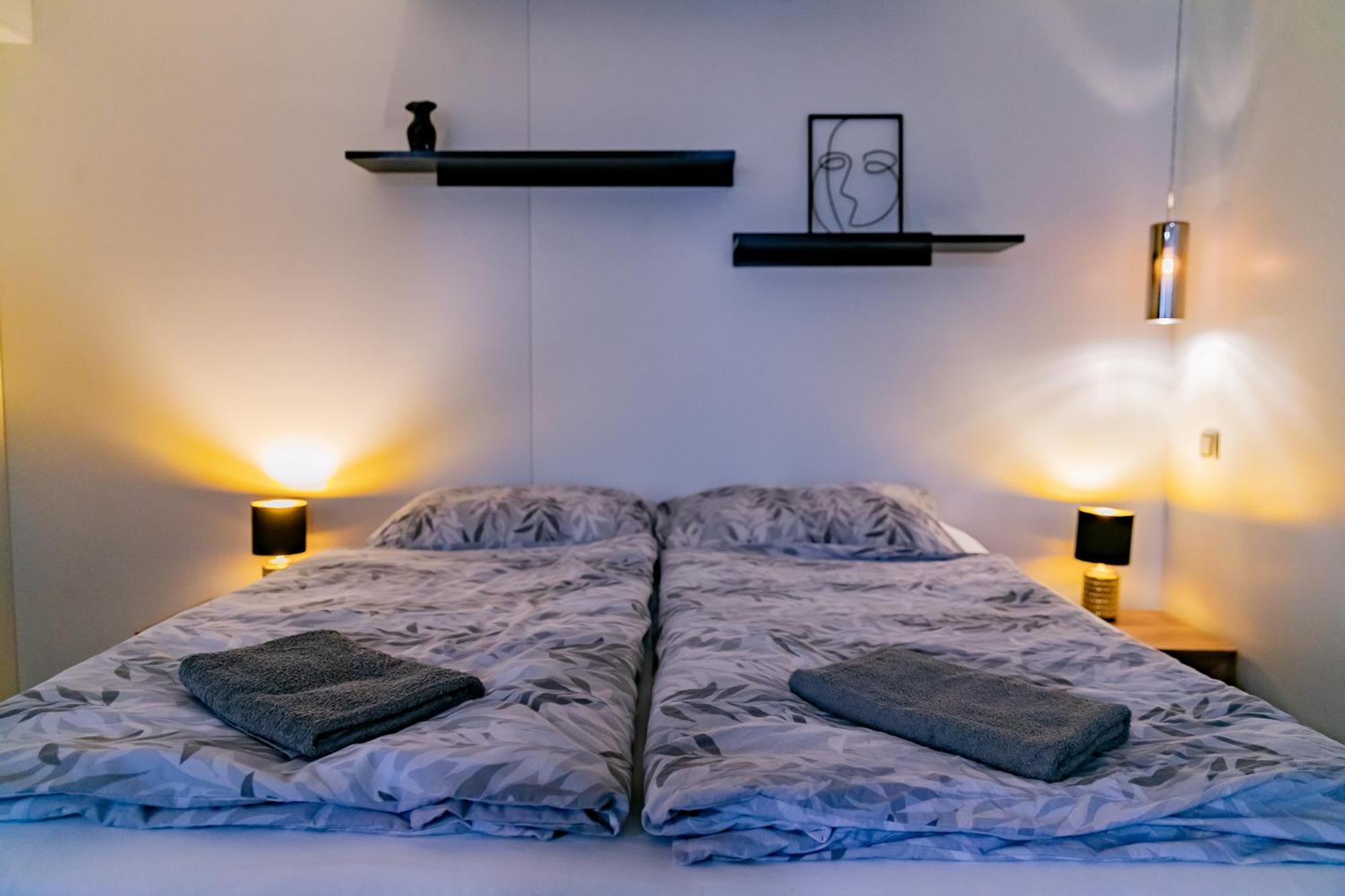 Motel1- A Megfizetheto Luxus! Dunaújváros Buitenkant foto