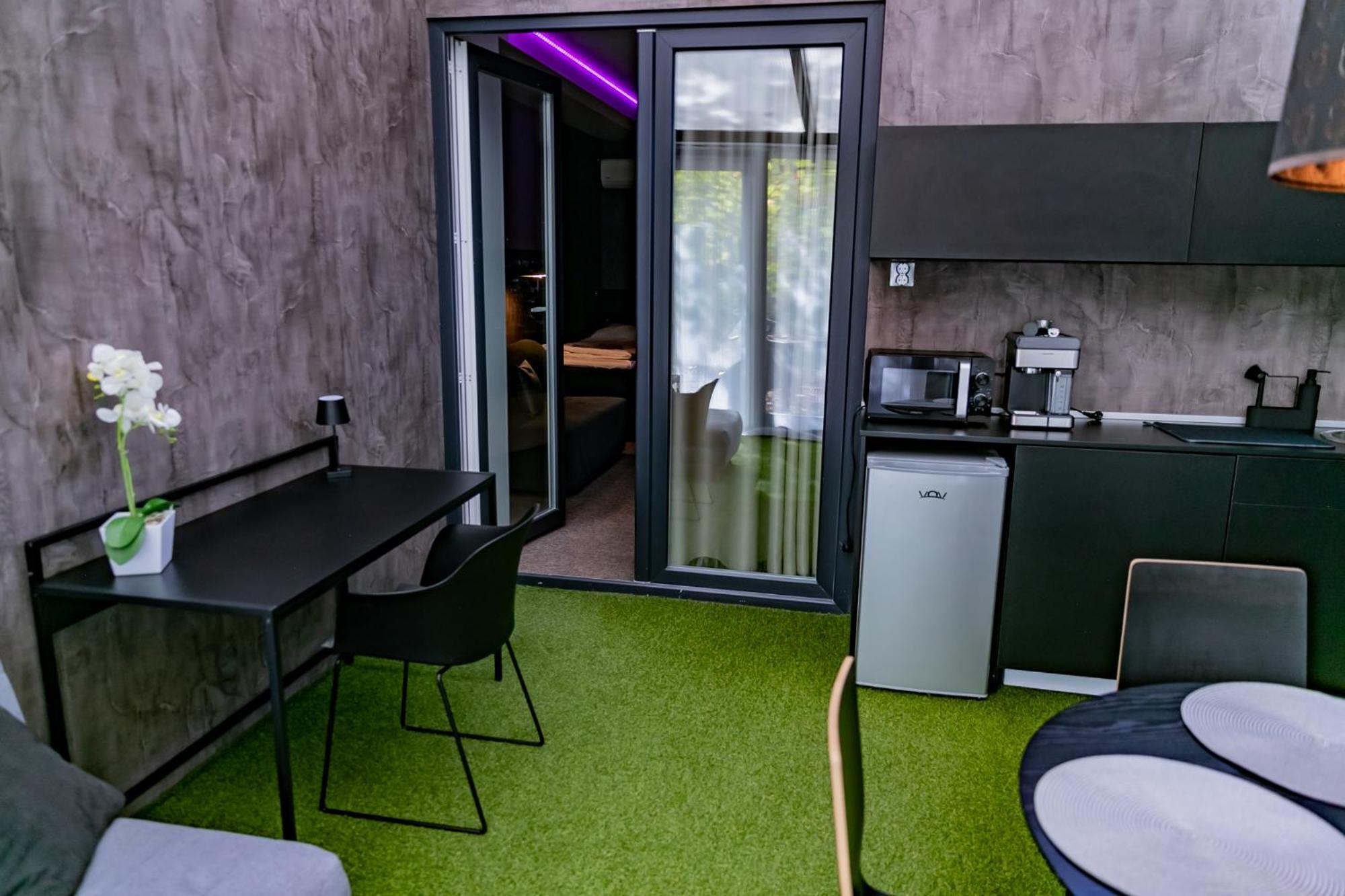 Motel1- A Megfizetheto Luxus! Dunaújváros Buitenkant foto
