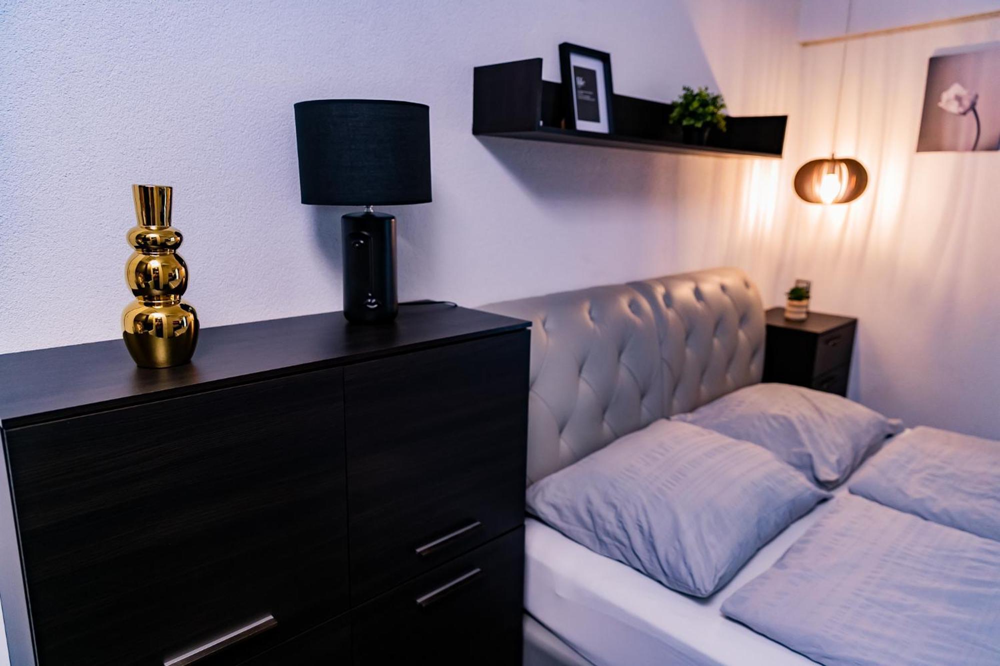 Motel1- A Megfizetheto Luxus! Dunaújváros Buitenkant foto